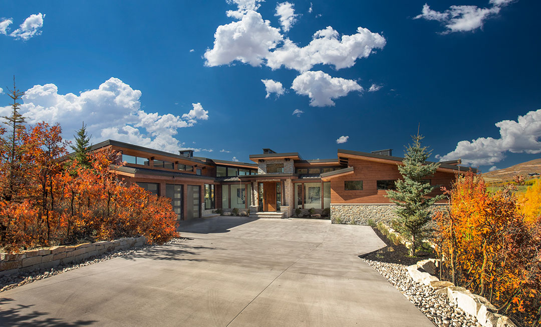 Photo Friday: Lake and Mountains at Tuhaye Golf Community
