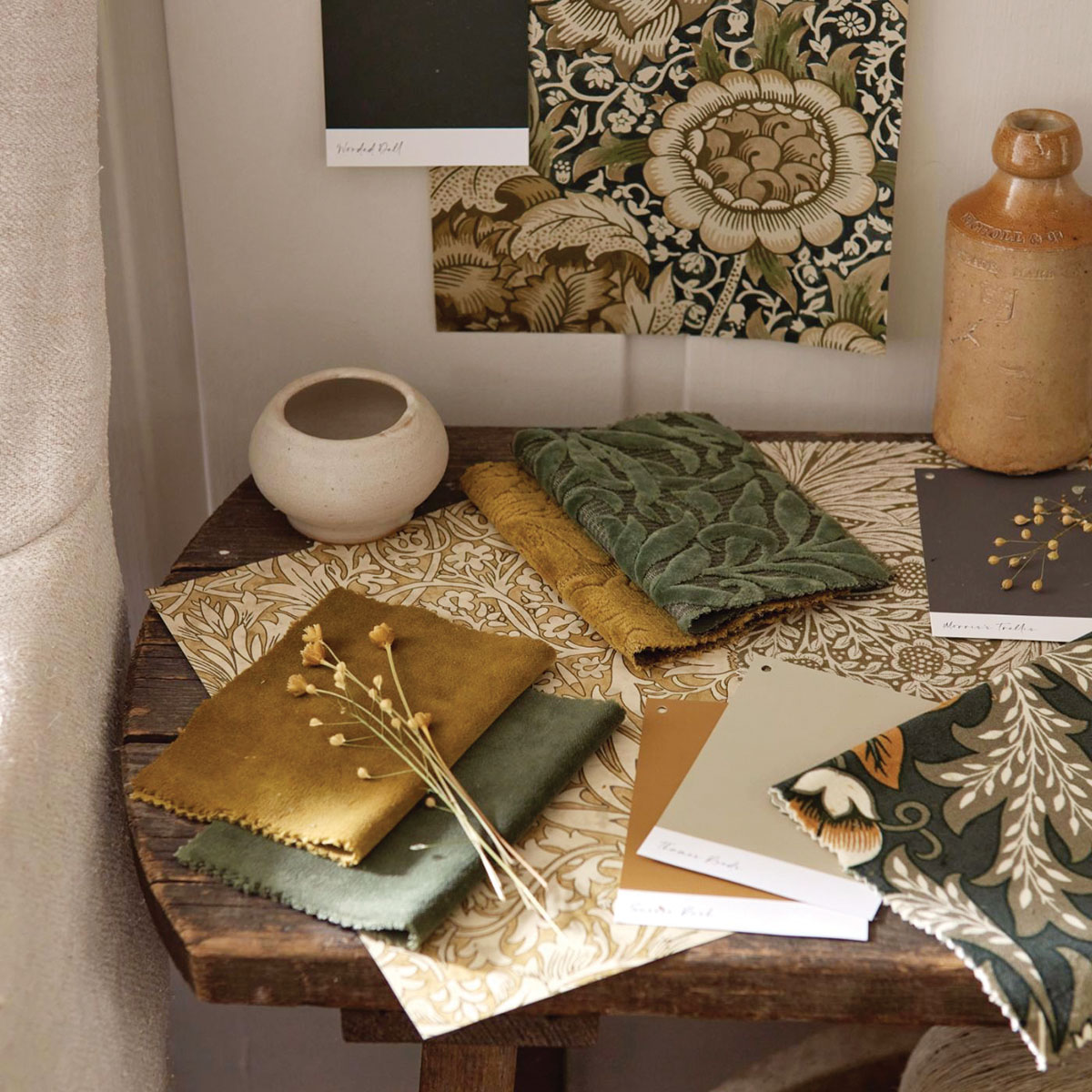 Botanical Bliss: Rich Colors for Fall Home Decor