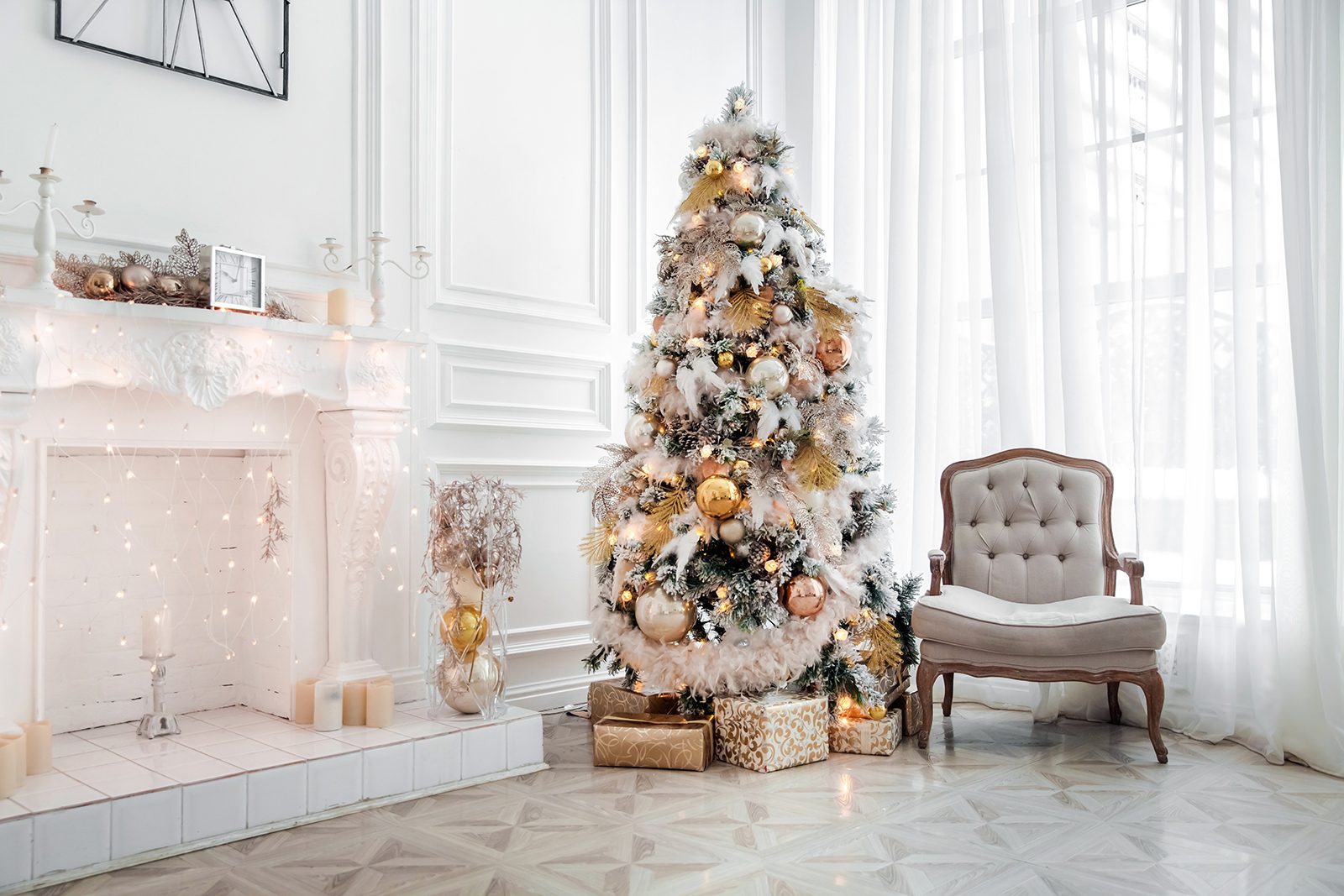 5 Secrets To Decorating Your Christmas Tree Like a Pro