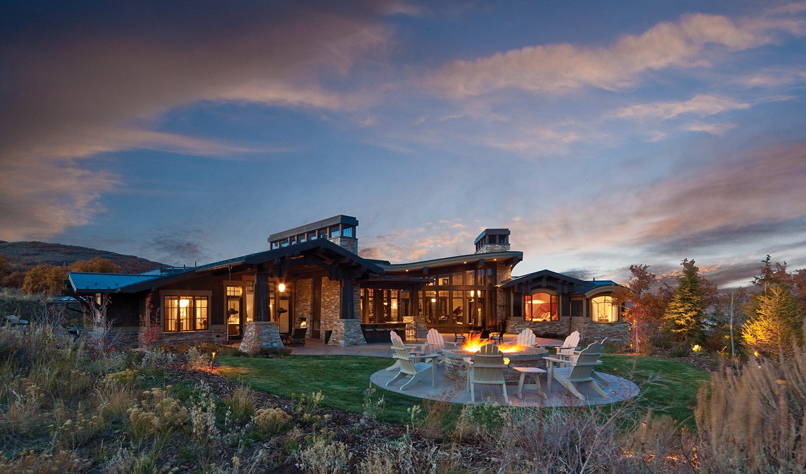 Outdoor Hot Spots: 10 Fire Pits Kicking Up the Heat