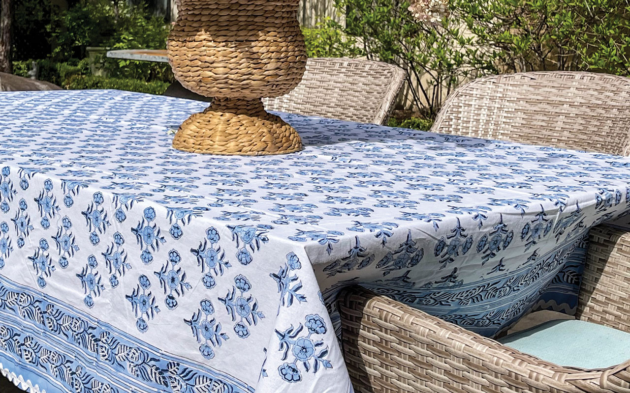 Fully-Bloomed Tables by Koo de Ker