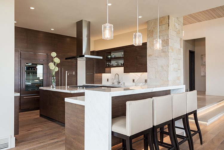 Clear Winners: Transparent Home Accessories to Brighten Your Rooms