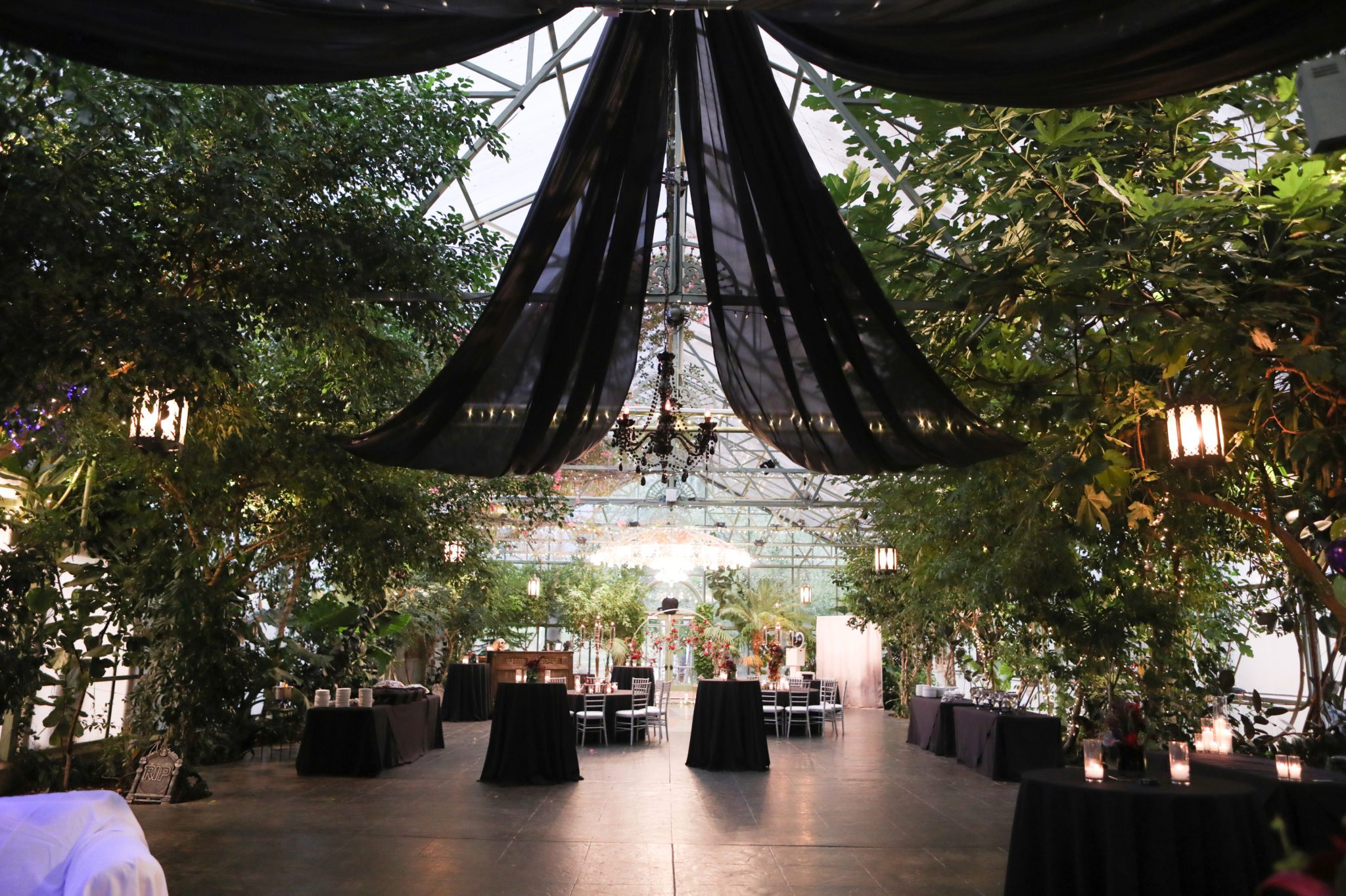 10 Halloween Décor Ideas You Never Thought Of