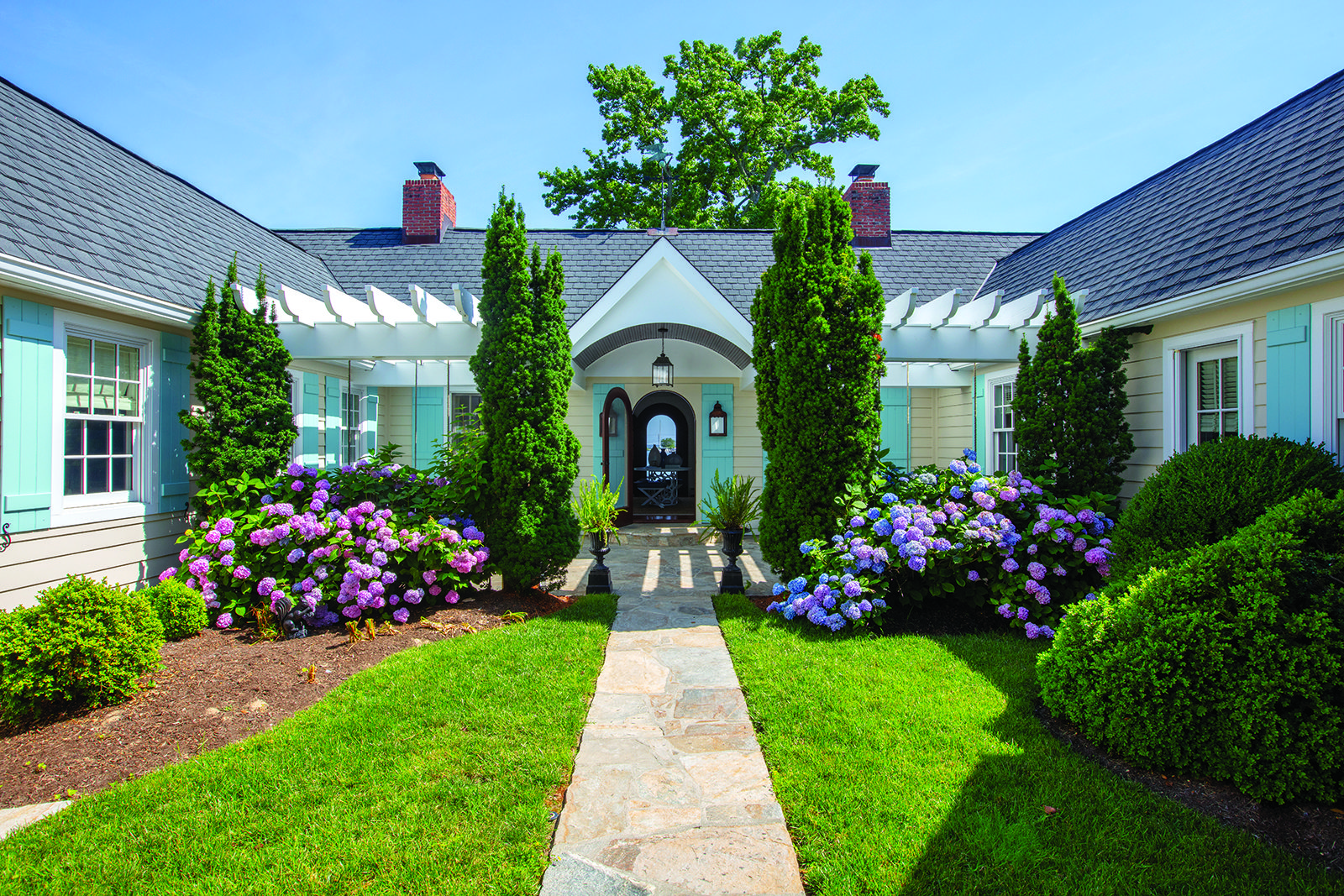 A Waterfront Home Loaded with Summertime Style