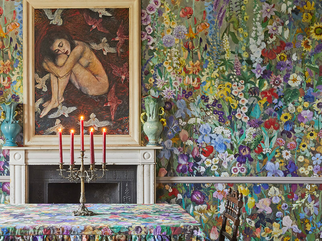 Five Garden-Inspired Wallpapers to Bring Bloom to Your Rooms